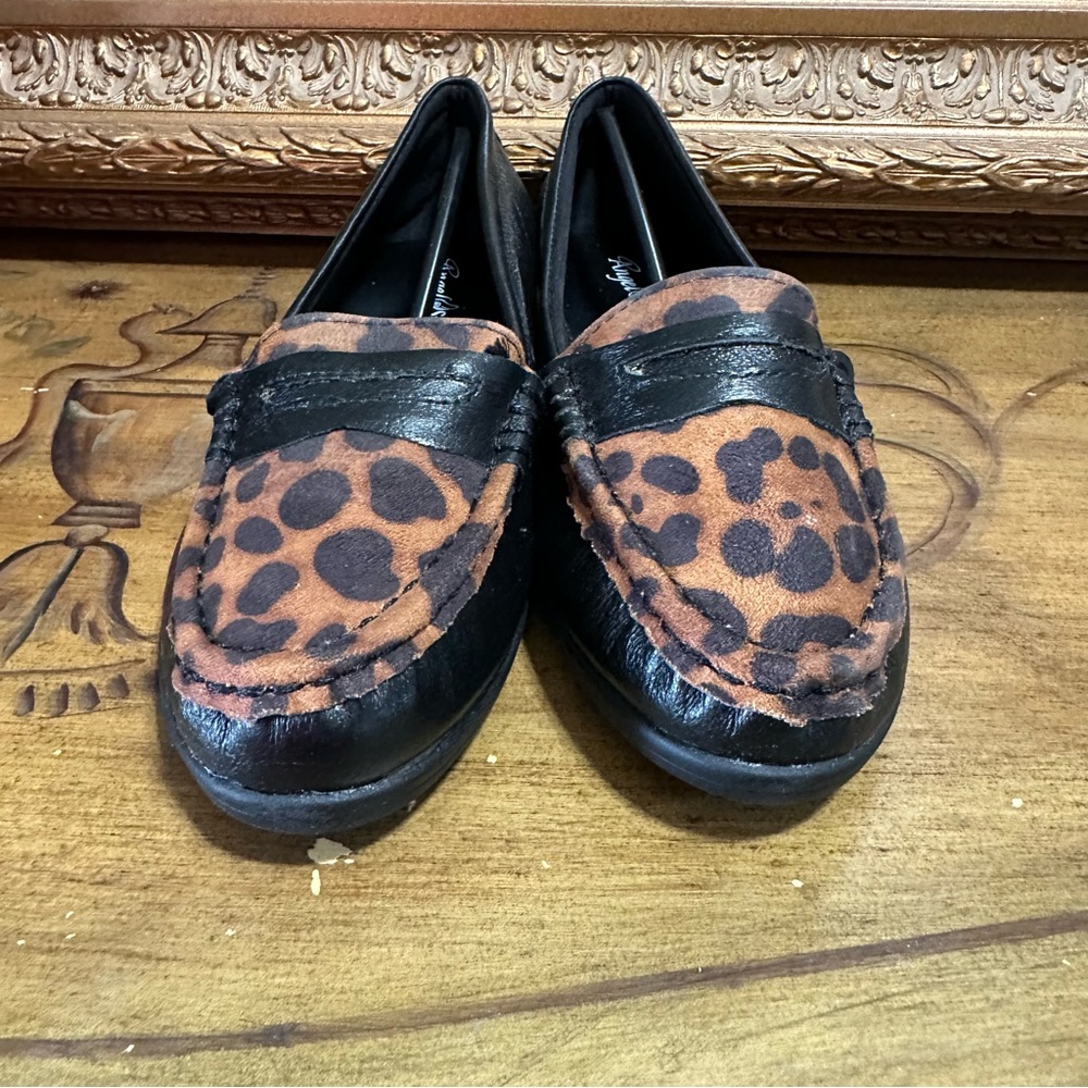 Angel Steps Leopard Print Flat Loafer Shoes Flats Mary Jane Size 11M Brand NEW